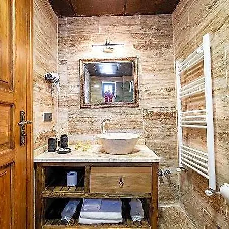 Hotel Abra Stone House 3*
